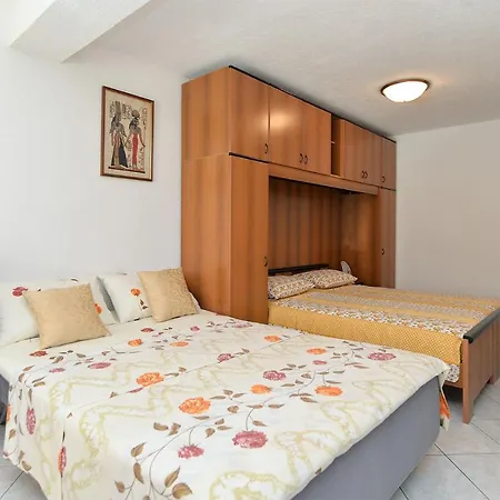 Apartman Aleksandra 43 *