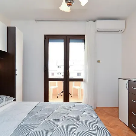 Appartamento Aleksandra 43 *