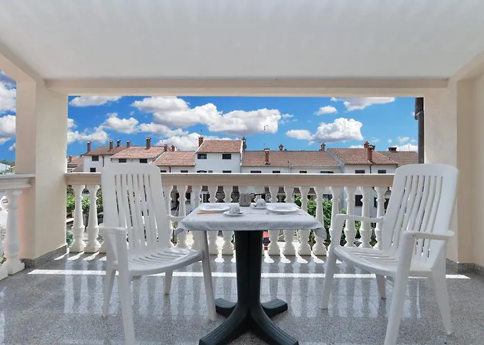 Aleksandra 43 * Πούλα